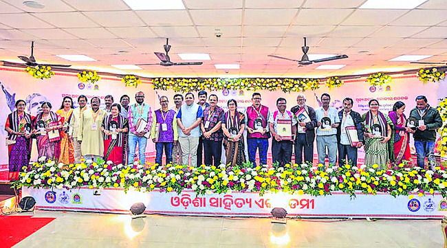 ఘనంగా సుపరిపాలన దినోత్సవం 1