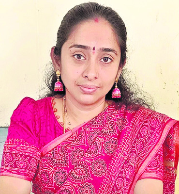 సస్యరక్షణ చేపట్టాలి 1