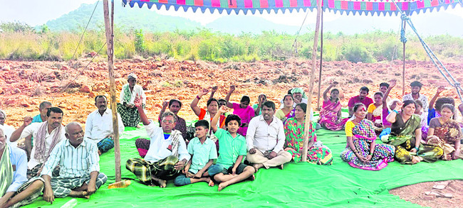 ప్రభుత్వ భూమి కబ్జా.!1