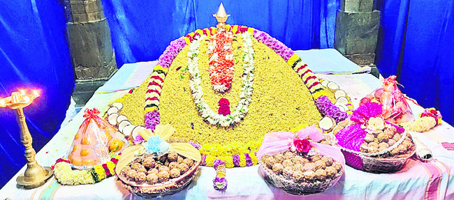 ఆధునిక కాలంలో ఎన్ని బ్యూటీ పార్లర్లు, ఫ్యాషన్స్‌ వచ్చిన1