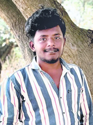 విద్యుదాఘాతంతో తండ్రి, కుమారుడు మృతి1