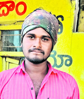 అవే బారులు..తప్పని తిప్పలు 1