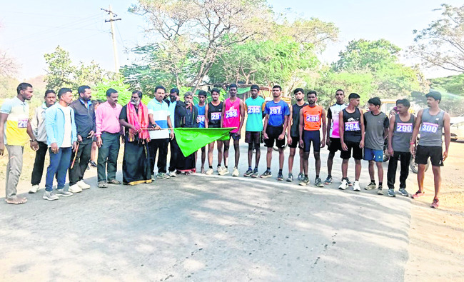 రాష్ట్రస్థాయి క్రాస్‌కంట్రీ పోటీలకు జిల్లా జట్టు 
1