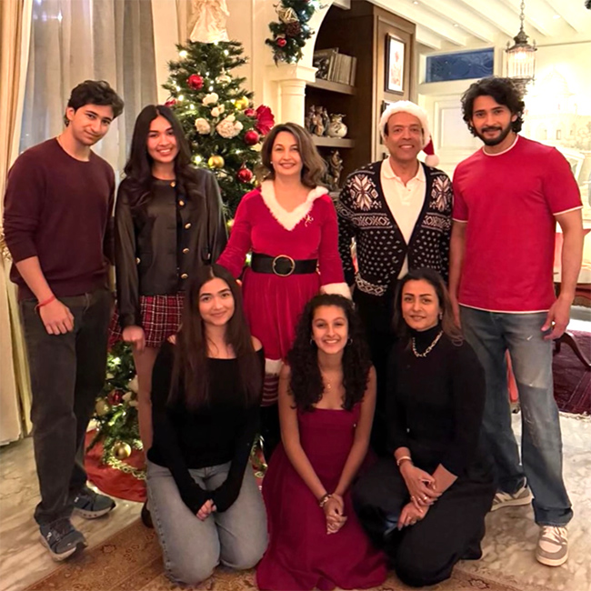 Celebrity Christmas 2025 Celebration Viral Photos Gose18