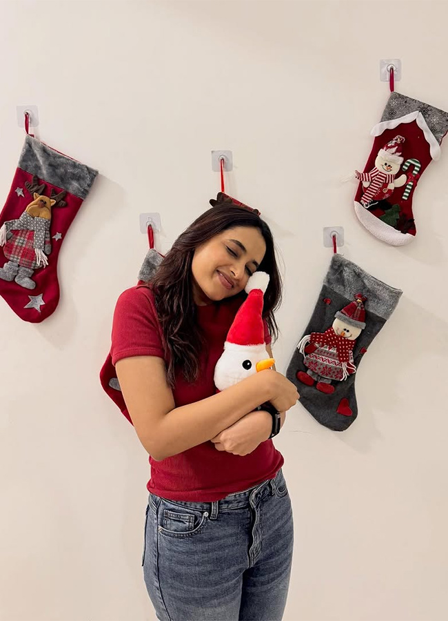 Celebrity Christmas 2025 Celebration Viral Photos Gose7