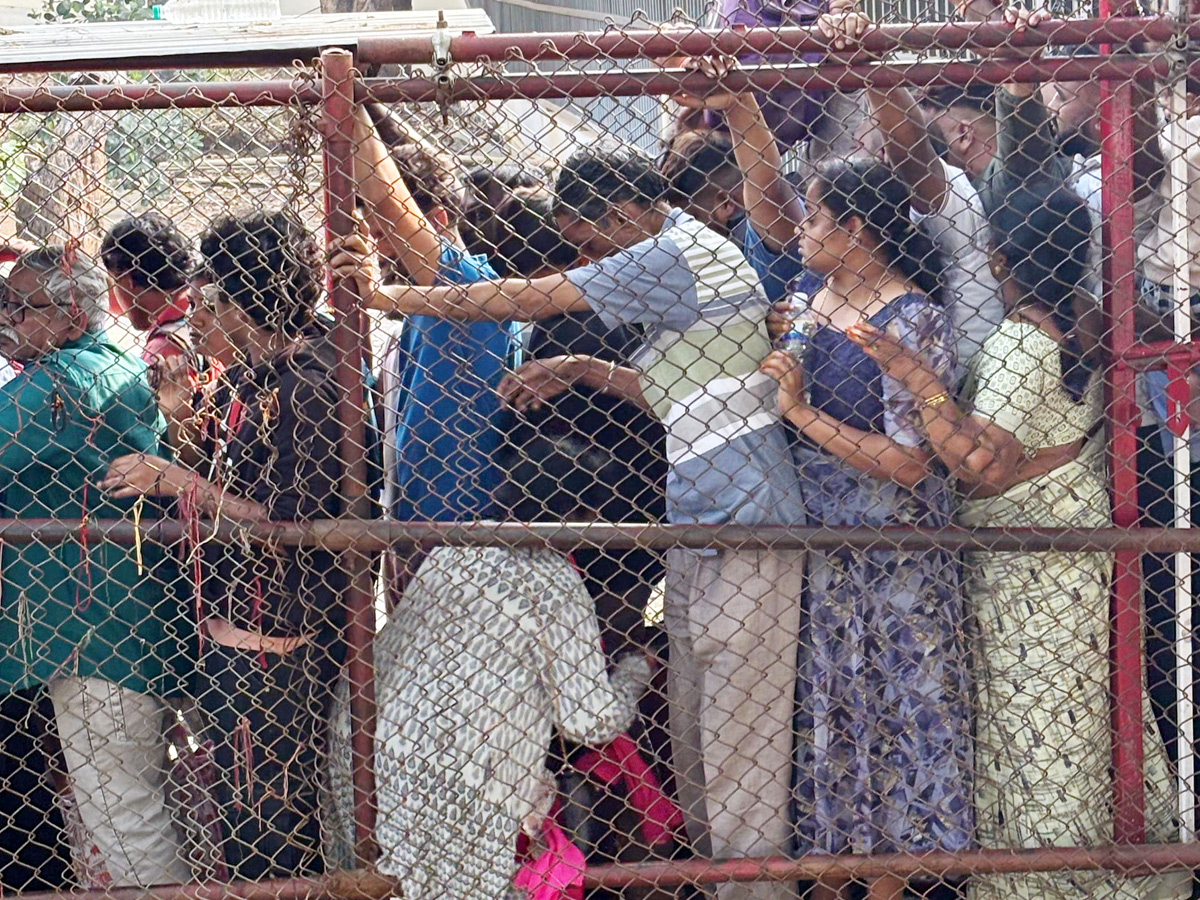 Huge Crowd At Tirumala Photos17
