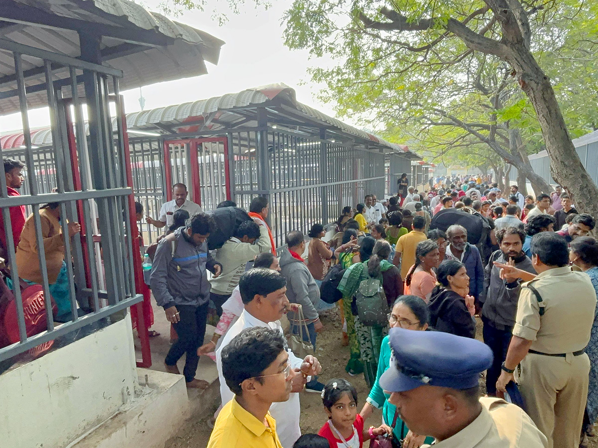 Huge Crowd At Tirumala Photos20
