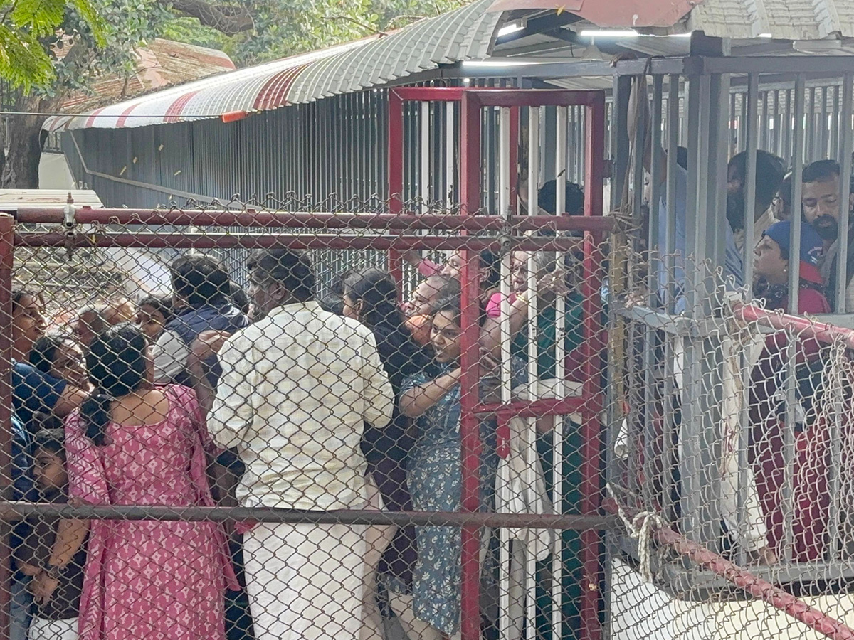 Huge Crowd At Tirumala Photos9