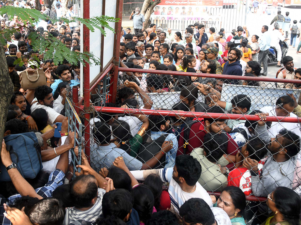 In Pics: Huge Devotees Rush At Tirumala Photos10