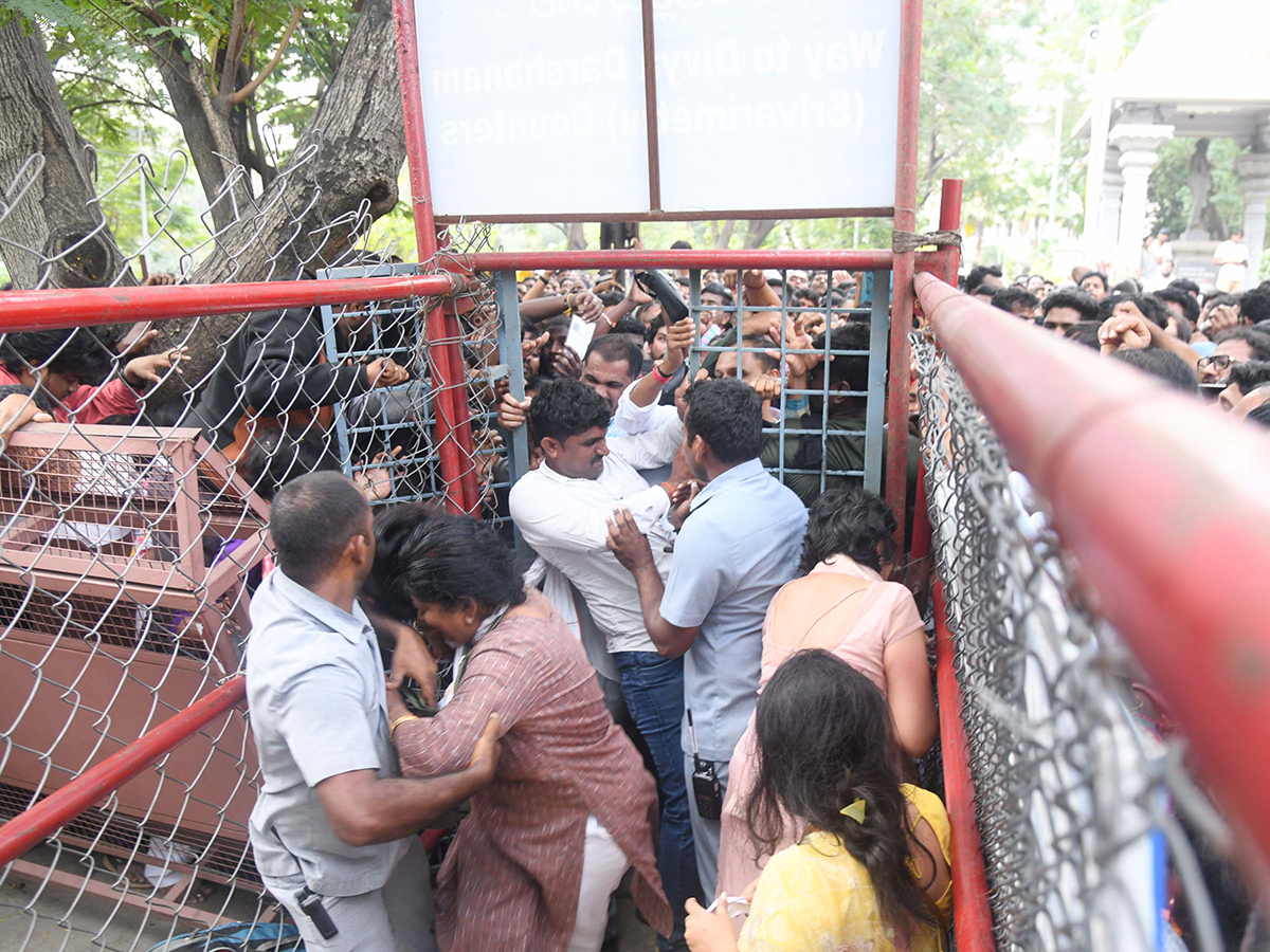 In Pics: Huge Devotees Rush At Tirumala Photos13