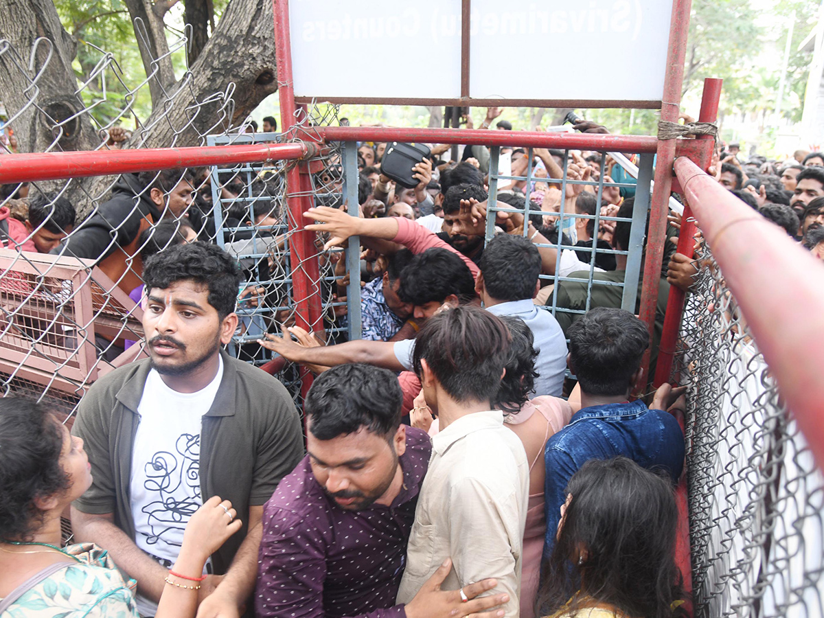 In Pics: Huge Devotees Rush At Tirumala Photos14