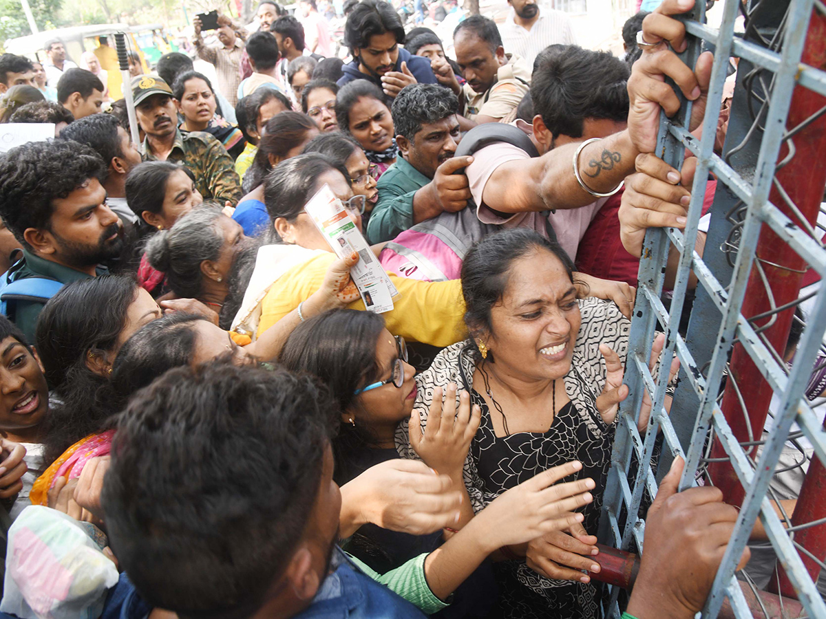 In Pics: Huge Devotees Rush At Tirumala Photos17