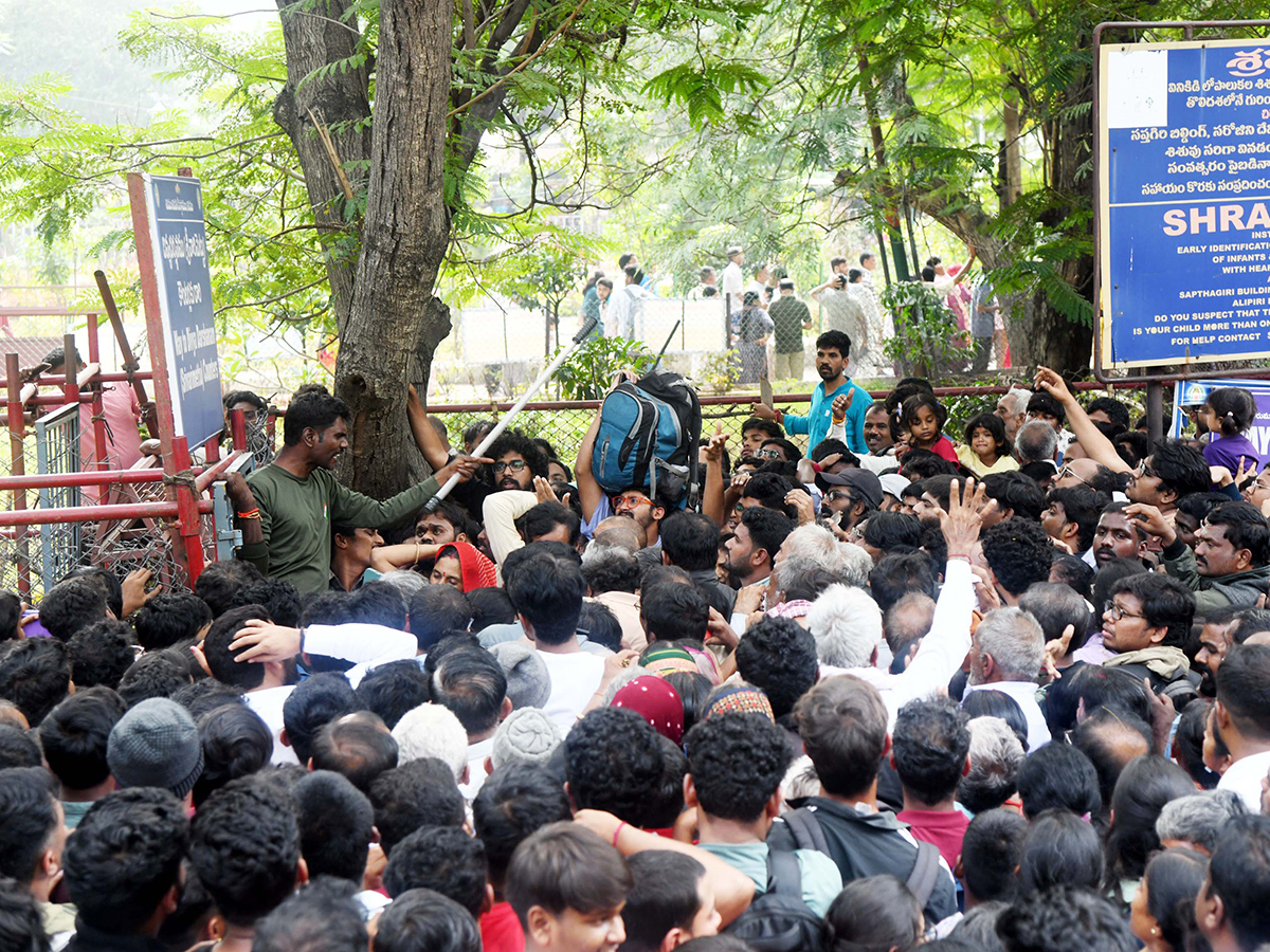 In Pics: Huge Devotees Rush At Tirumala Photos18