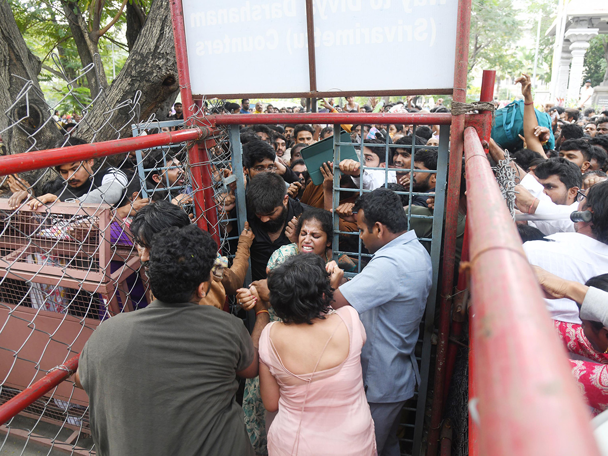 In Pics: Huge Devotees Rush At Tirumala Photos19