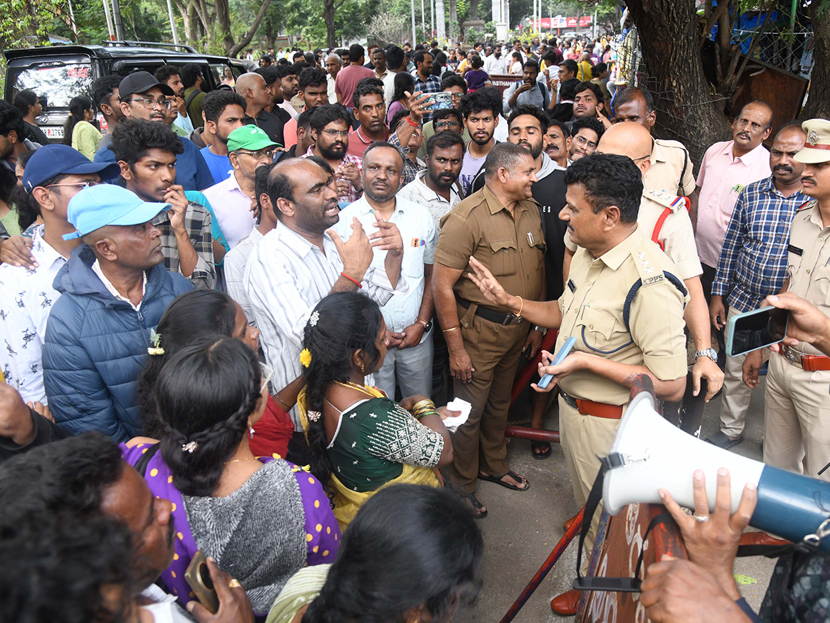 In Pics: Huge Devotees Rush At Tirumala Photos20
