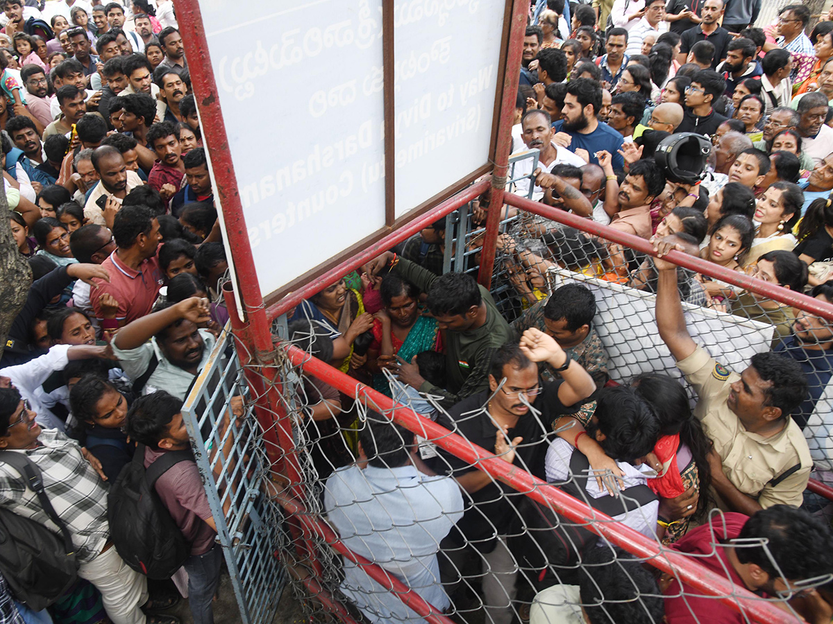 In Pics: Huge Devotees Rush At Tirumala Photos23