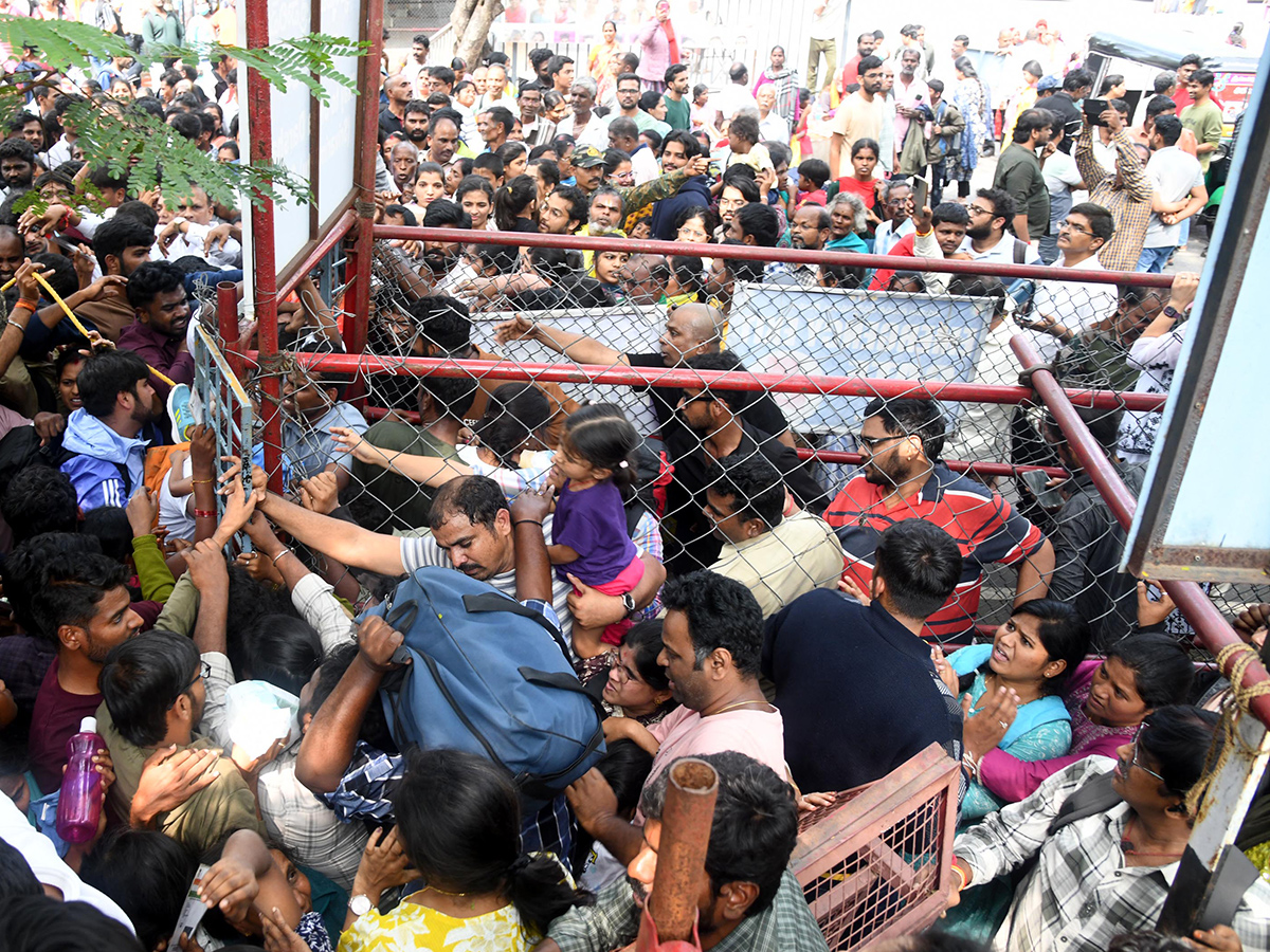 In Pics: Huge Devotees Rush At Tirumala Photos25