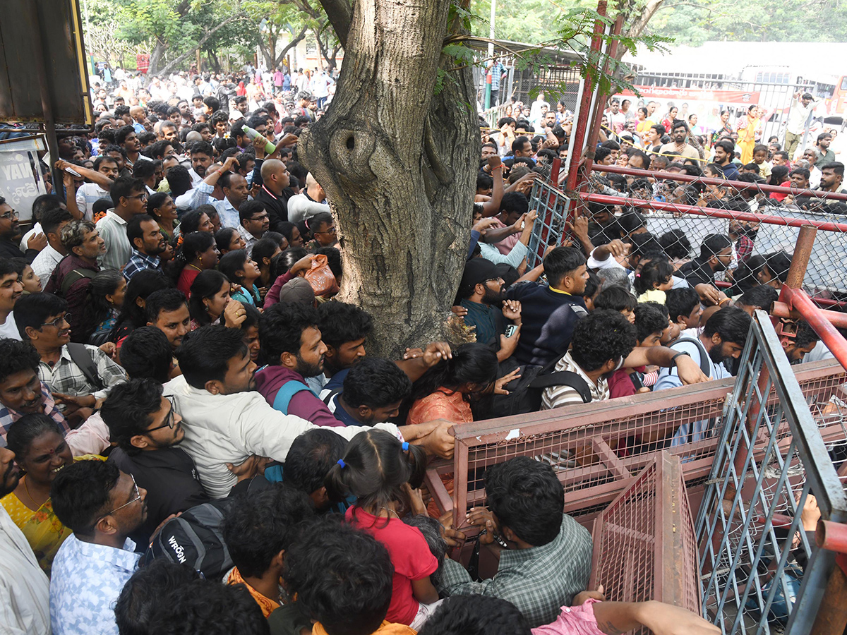 In Pics: Huge Devotees Rush At Tirumala Photos28