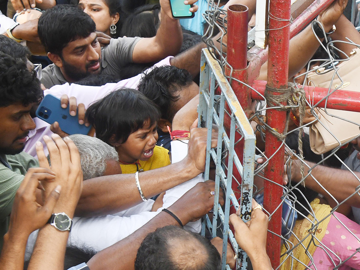 In Pics: Huge Devotees Rush At Tirumala Photos4
