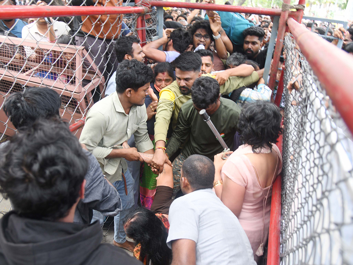 In Pics: Huge Devotees Rush At Tirumala Photos9