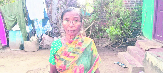 రైల్వేలైన్‌.. పరిహారం లేట్‌2