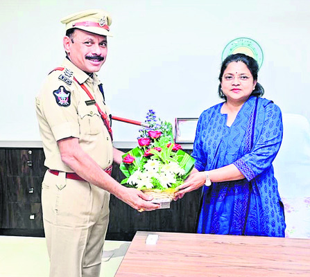 వైఎస్సార్‌సీపీ క్యాలెండర్‌ ఆవిష్కరణ 
1