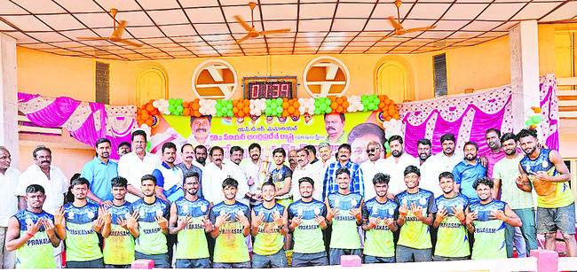 ఖోఖో పోటీల్లో సత్తా చాటిన ప్రకాశం జట్లు 1