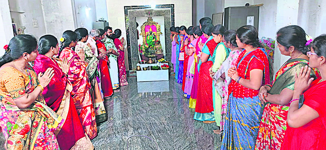 సబ్‌ కలెక్టర్‌ నారాయణ్‌ అమిత్‌కు పదోన్నతి1