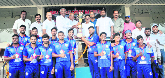 టీ–20 లీగ్‌ చాంపియన్‌ మహబూబ్‌నగర్‌ 1