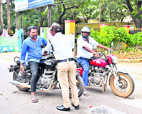 ‘సౌండ్‌’బాబులపై కన్నెర్ర1