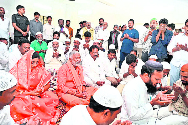 బాబు తప్పుడు విధానాలే గెలిపిస్తాయి!1