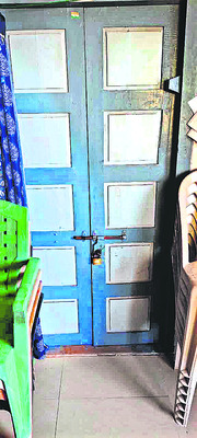 విధులకు సచివాలయ ఉద్యోగులు డుమ్మా 1