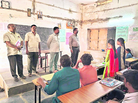 10న ఎన్జీఓ అసోసియేషన్‌  జిల్లా ఎన్నికలు 
1