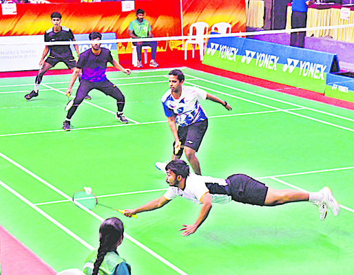 హోరాహోరీగా జాతీయ బ్యాడ్మింటన్‌ క్వార్టర్‌ ఫైనల్స్‌ 1