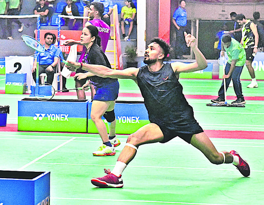 హోరాహోరీగా జాతీయ బ్యాడ్మింటన్‌ క్వార్టర్‌ ఫైనల్స్‌ 2