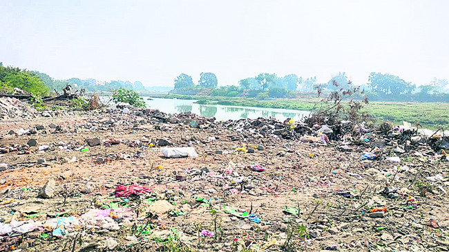 యథేచ్ఛగా అక్రమ నిర్మాణాలు1