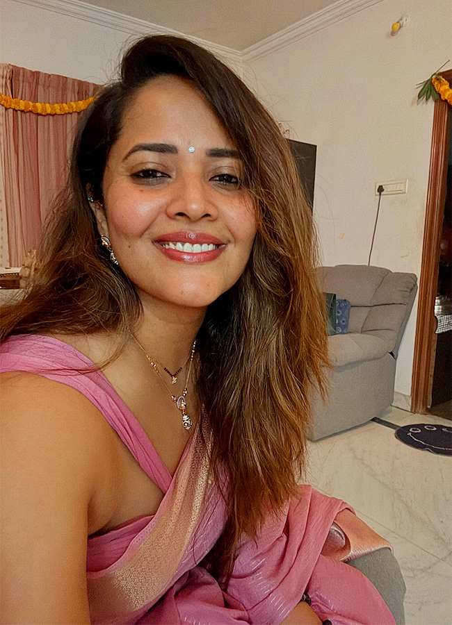 Actor Shivaji Comments : Anasuya Bharadwaj On Trending14