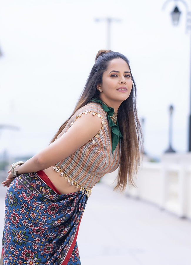 Actor Shivaji Comments : Anasuya Bharadwaj On Trending16