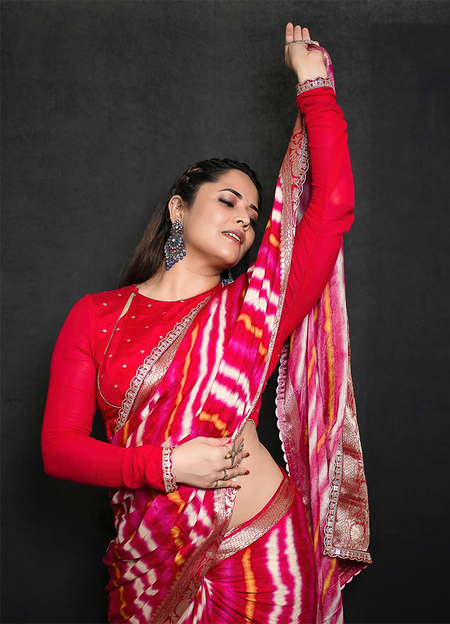 Actor Shivaji Comments : Anasuya Bharadwaj On Trending17