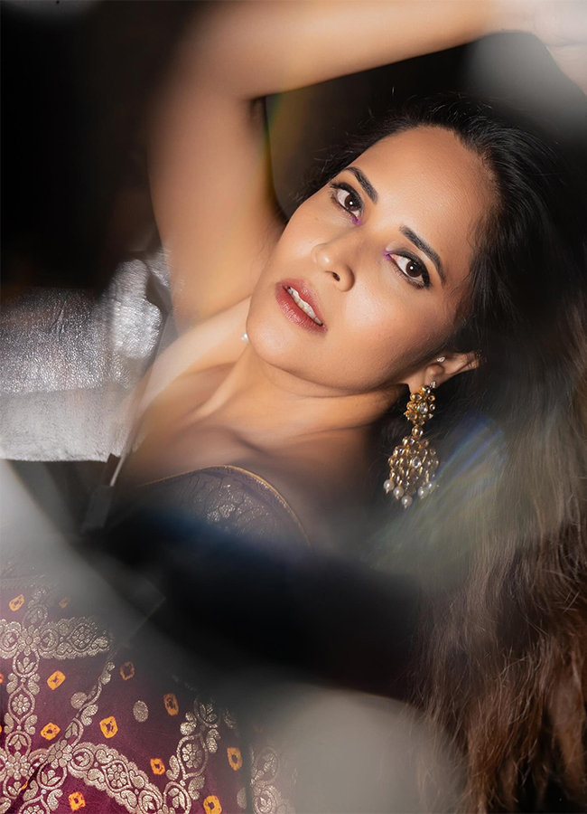 Actor Shivaji Comments : Anasuya Bharadwaj On Trending18