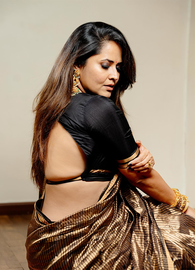 Actor Shivaji Comments : Anasuya Bharadwaj On Trending20