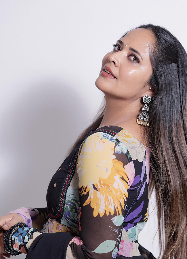 Actor Shivaji Comments : Anasuya Bharadwaj On Trending4