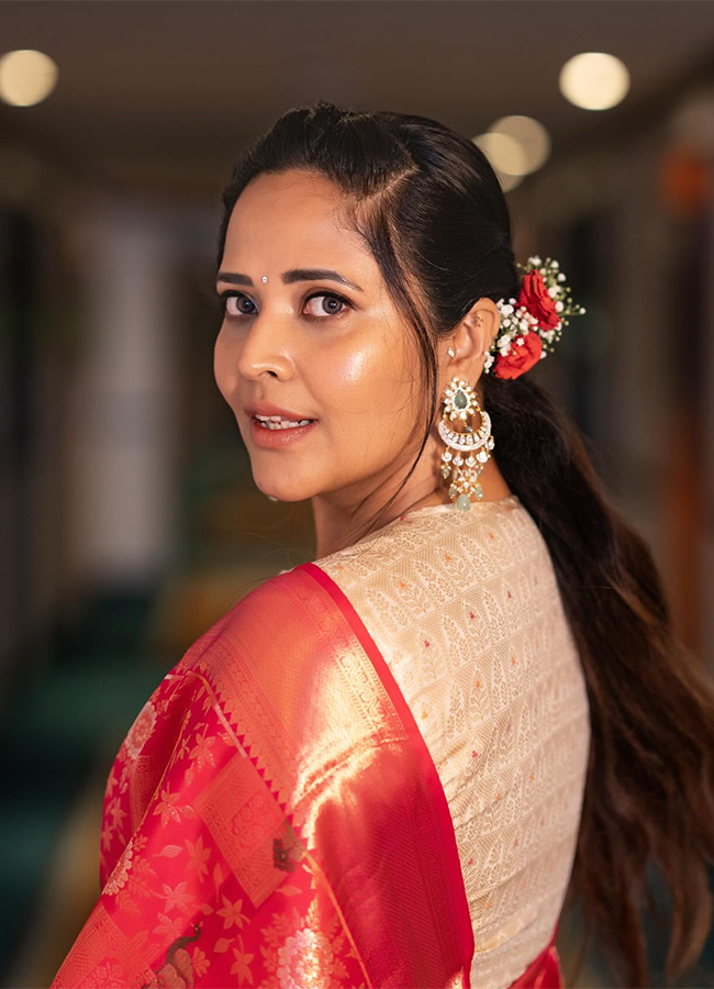 Actor Shivaji Comments : Anasuya Bharadwaj On Trending7