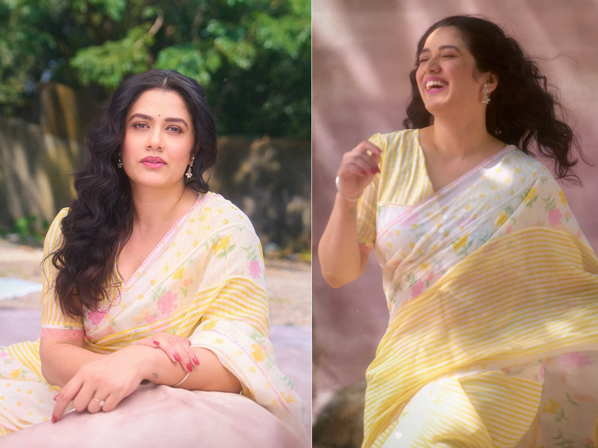 Actress Girija Oak Latest Stunning Photos1