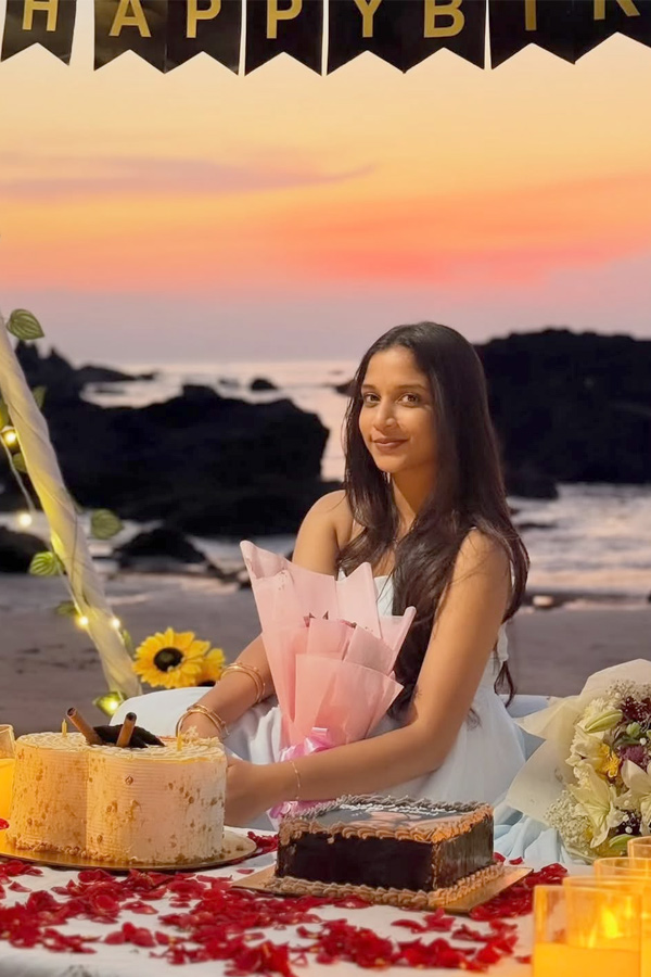 Court Movie Beauty Sridevi Birthday celebration on The Beach Photos2