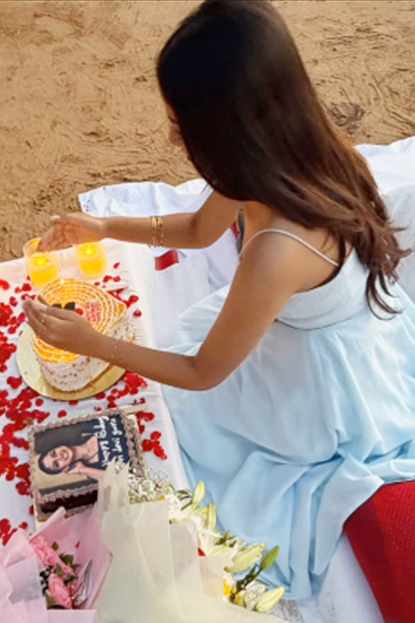 Court Movie Beauty Sridevi Birthday celebration on The Beach Photos10