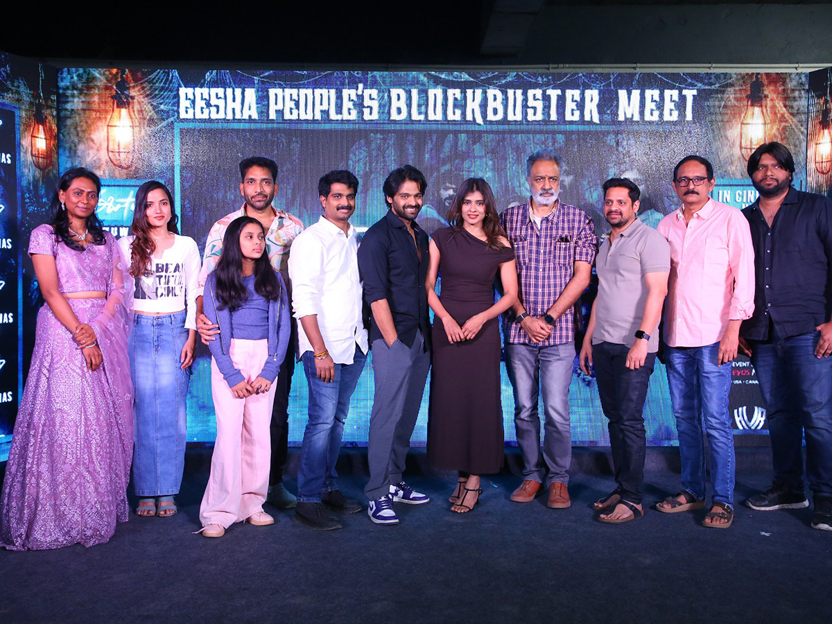 Hebah Patel : Eesha Movie Success Meet Photos5