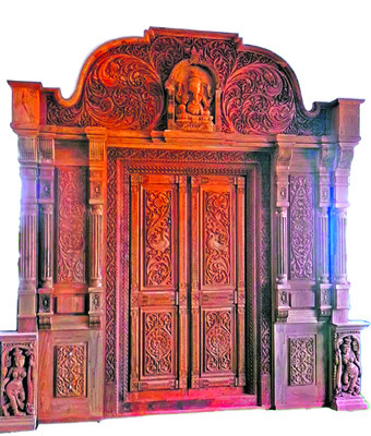 ఆలయ ముఖ ద్వారాల తయారీలో ప్రత్యేక గుర్తింపు1