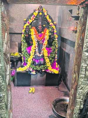 మహిమాన్వితం.. పురాతన ఆలయం 3