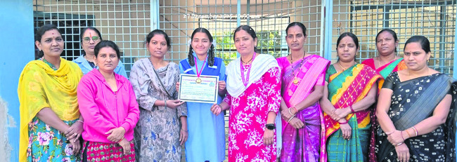 జాతీయ స్థాయి  హాకీ పోటీలకు ఎంపిక 1